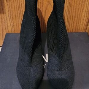 Chic Black Heeled Boots for Women